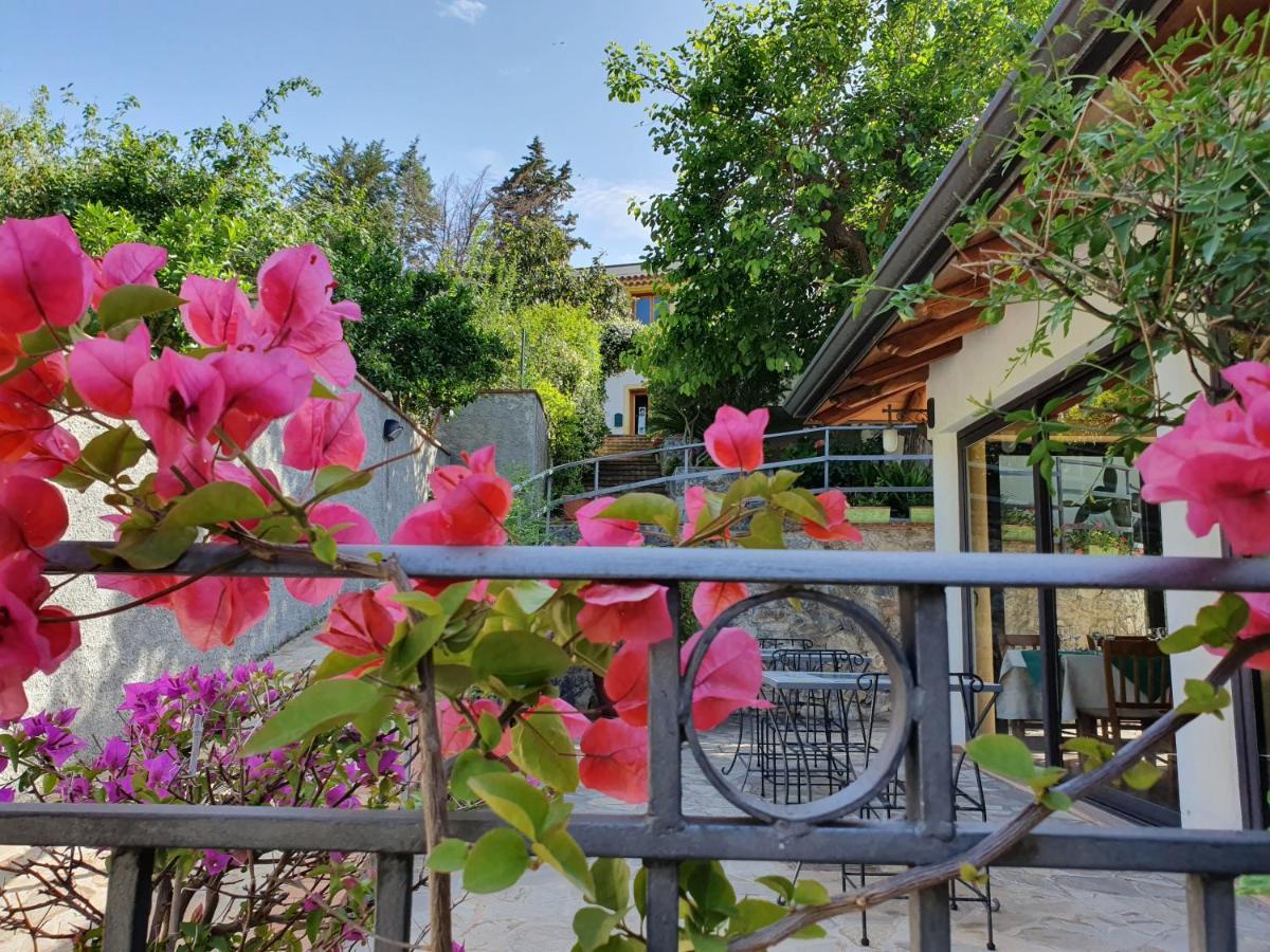 Borgo San Francesco Hotel Gioiosa Marea Bagian luar foto