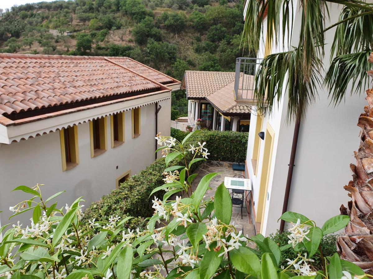 Borgo San Francesco Hotel Gioiosa Marea Bagian luar foto