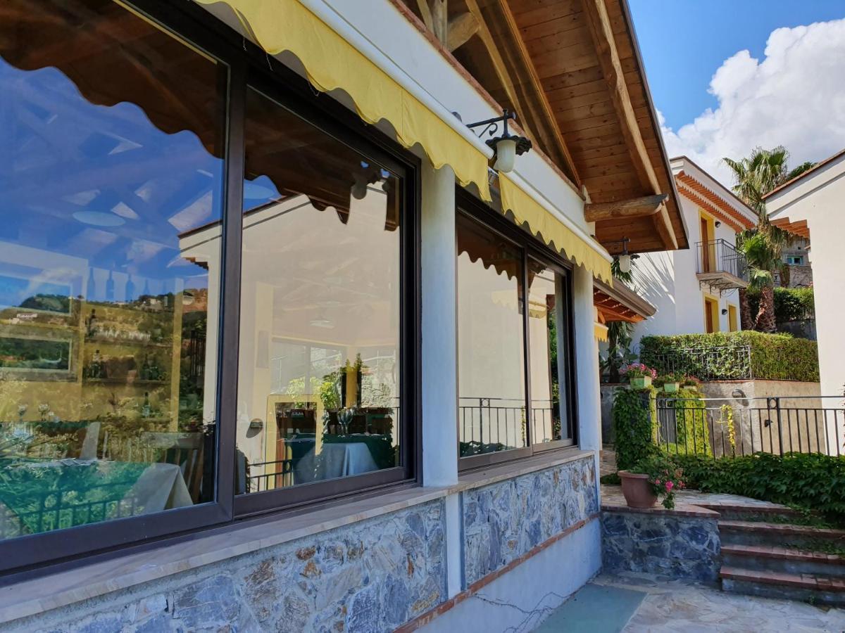 Borgo San Francesco Hotel Gioiosa Marea Bagian luar foto