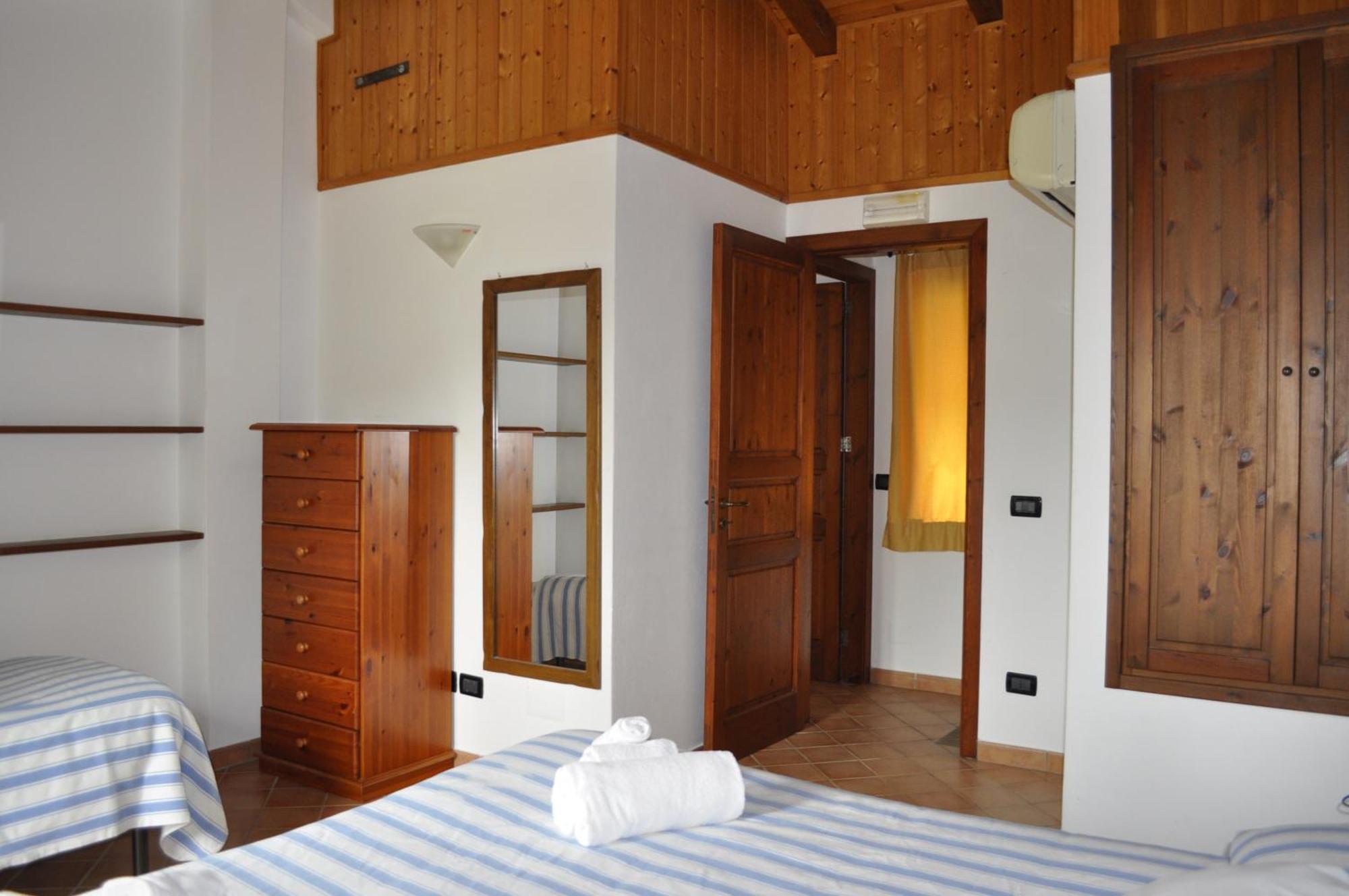 Borgo San Francesco Hotel Gioiosa Marea Bagian luar foto