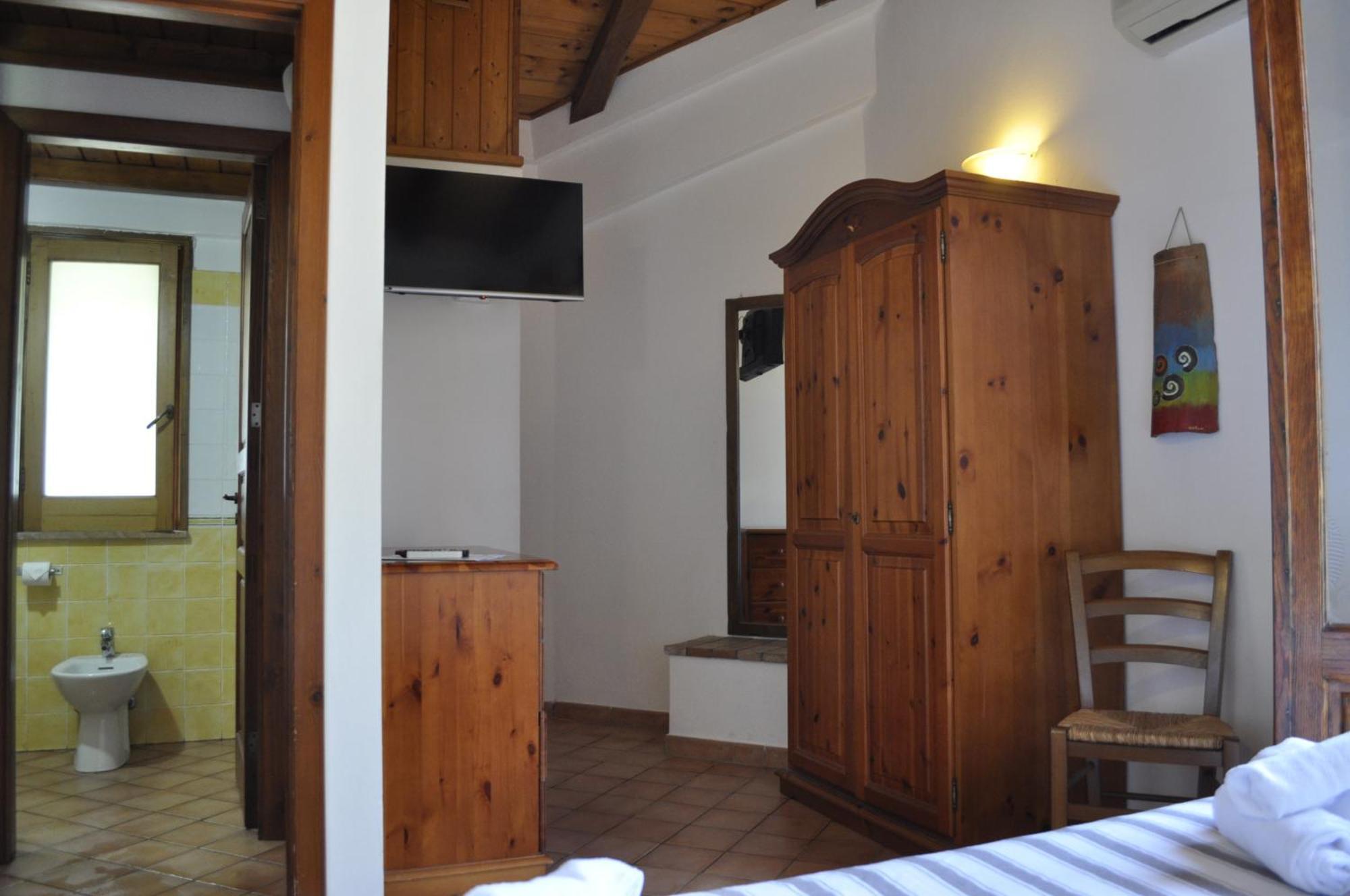 Borgo San Francesco Hotel Gioiosa Marea Ruang foto