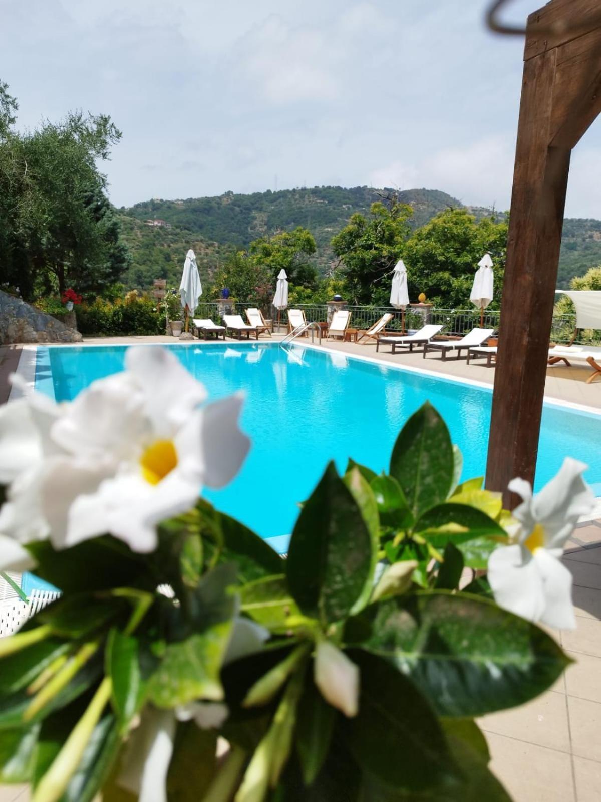 Borgo San Francesco Hotel Gioiosa Marea Bagian luar foto